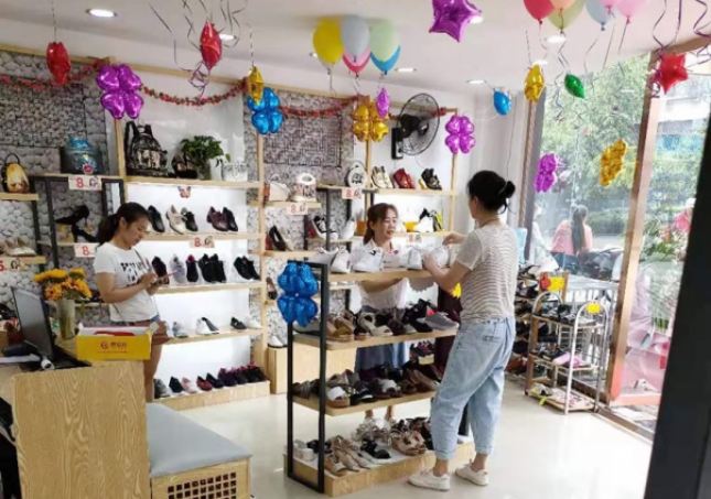 贺：福连升中年鞋四川攀枝花仁和店重装开业！
