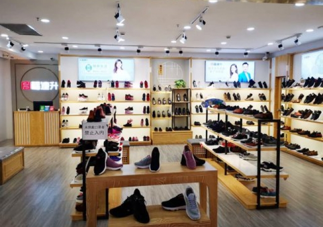 贺：内蒙古赤峰市松山区福连升北京布鞋华联店重装开业！