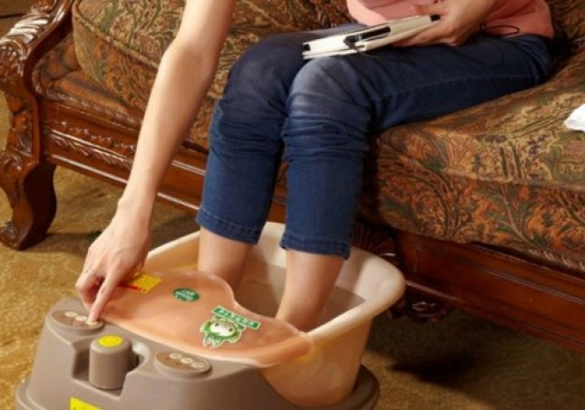 女人每天泡脚的好处-女人常泡脚有什么好处？